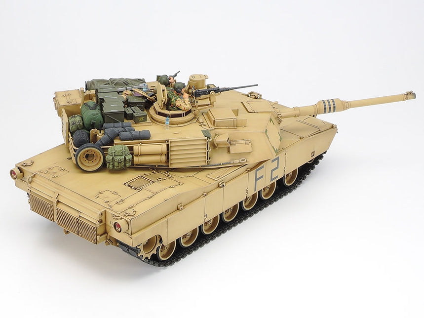 Tamiya - M1A2 ABRAMS MAIN BATTLE TANK 1:35 Scale