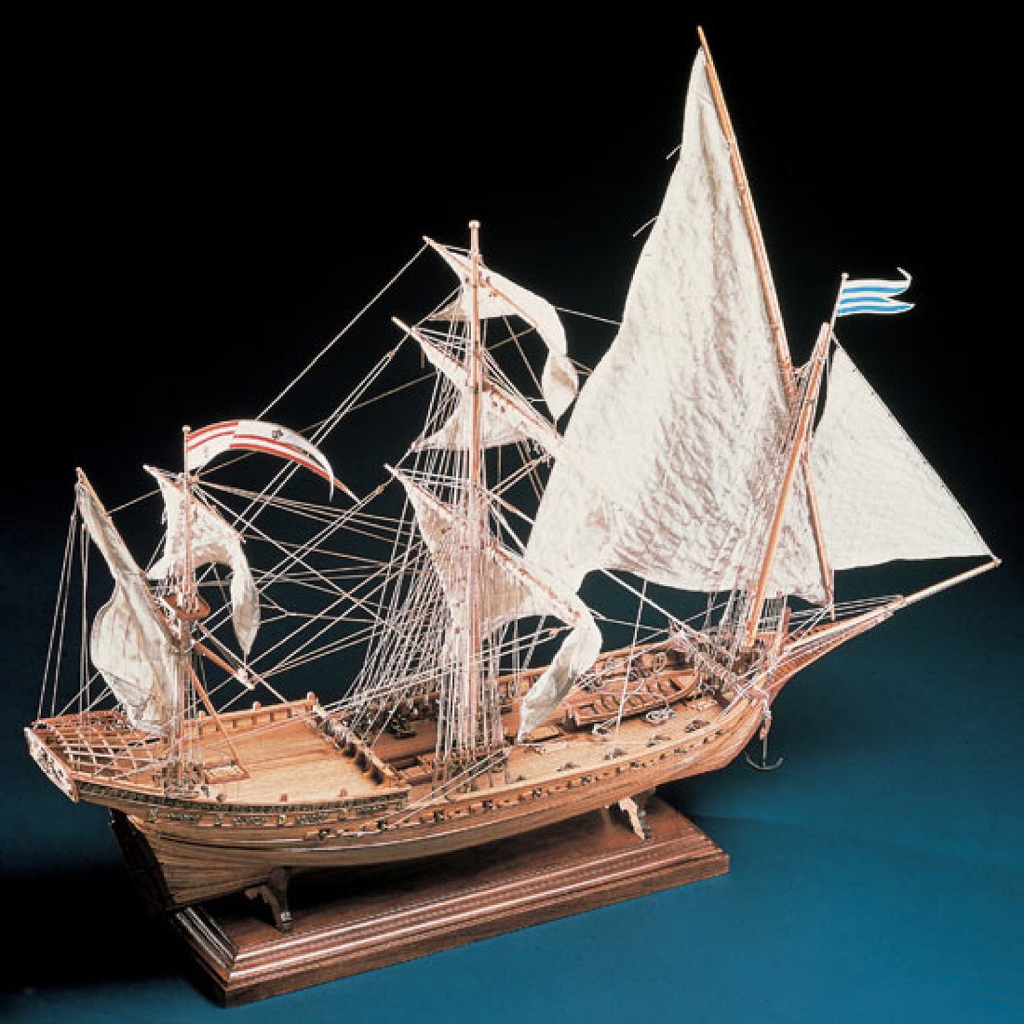Corel - MYSTIQUE WOOD SHIP KIT 1:50 SCALE