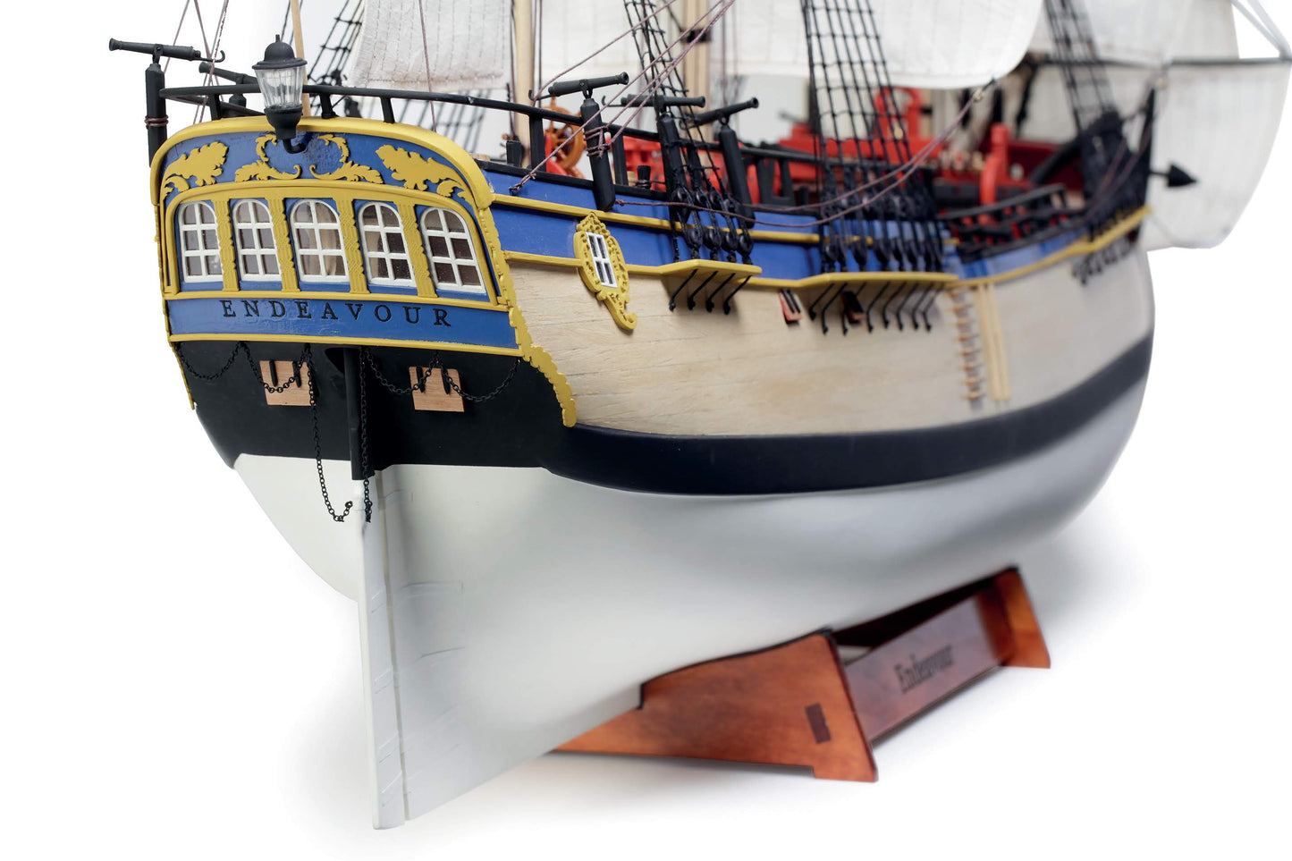 Billing Boats - 1:50 HMS Endeavour