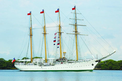 Billing Boats - 1:100 Scale Esmeralda Special Edition