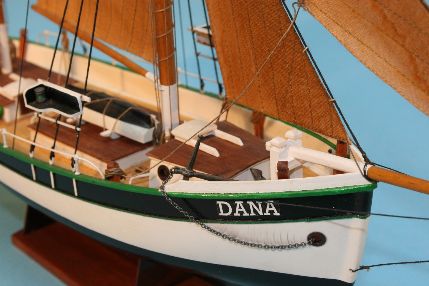 Billing Boats - 1:60 Dana - Plastic hull