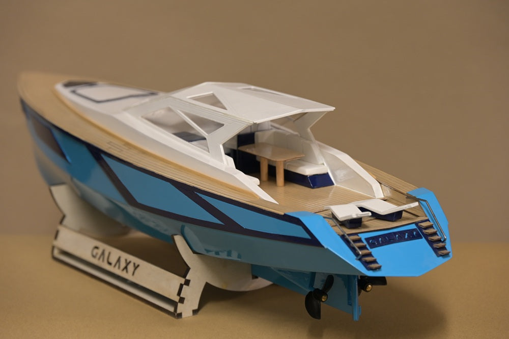 Mantua Model Galaxy Luxury Motor Yacht 1:25 RC Compatible