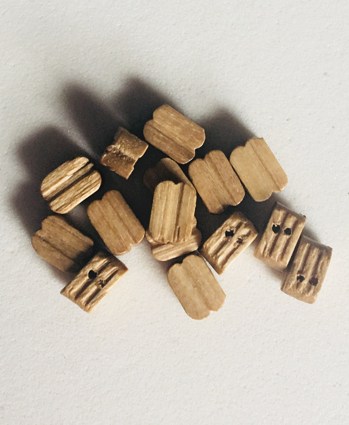 Model Expo - 3/16" (5mm) Walnut Double Sheave Block 30 pcs