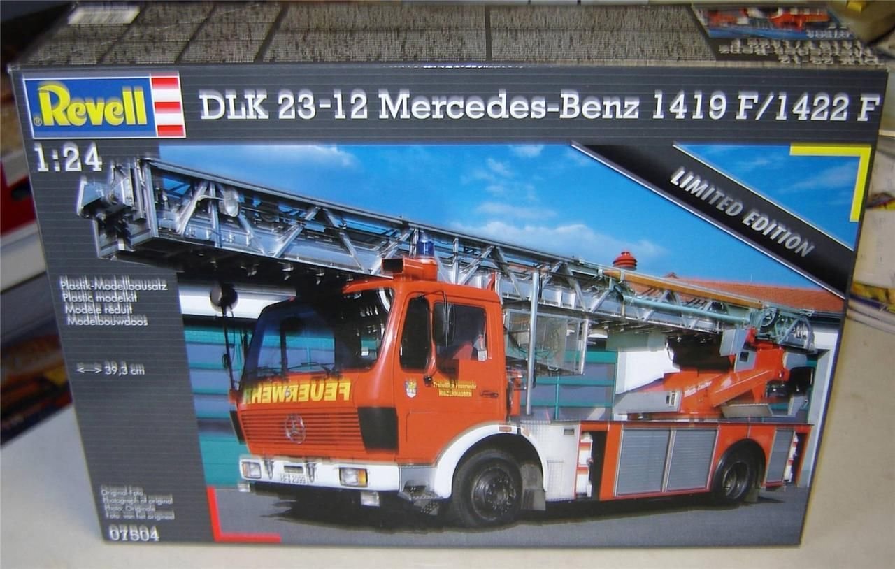 Revell - Mercedes Benz DLK23-12 Fire Truck 1:24