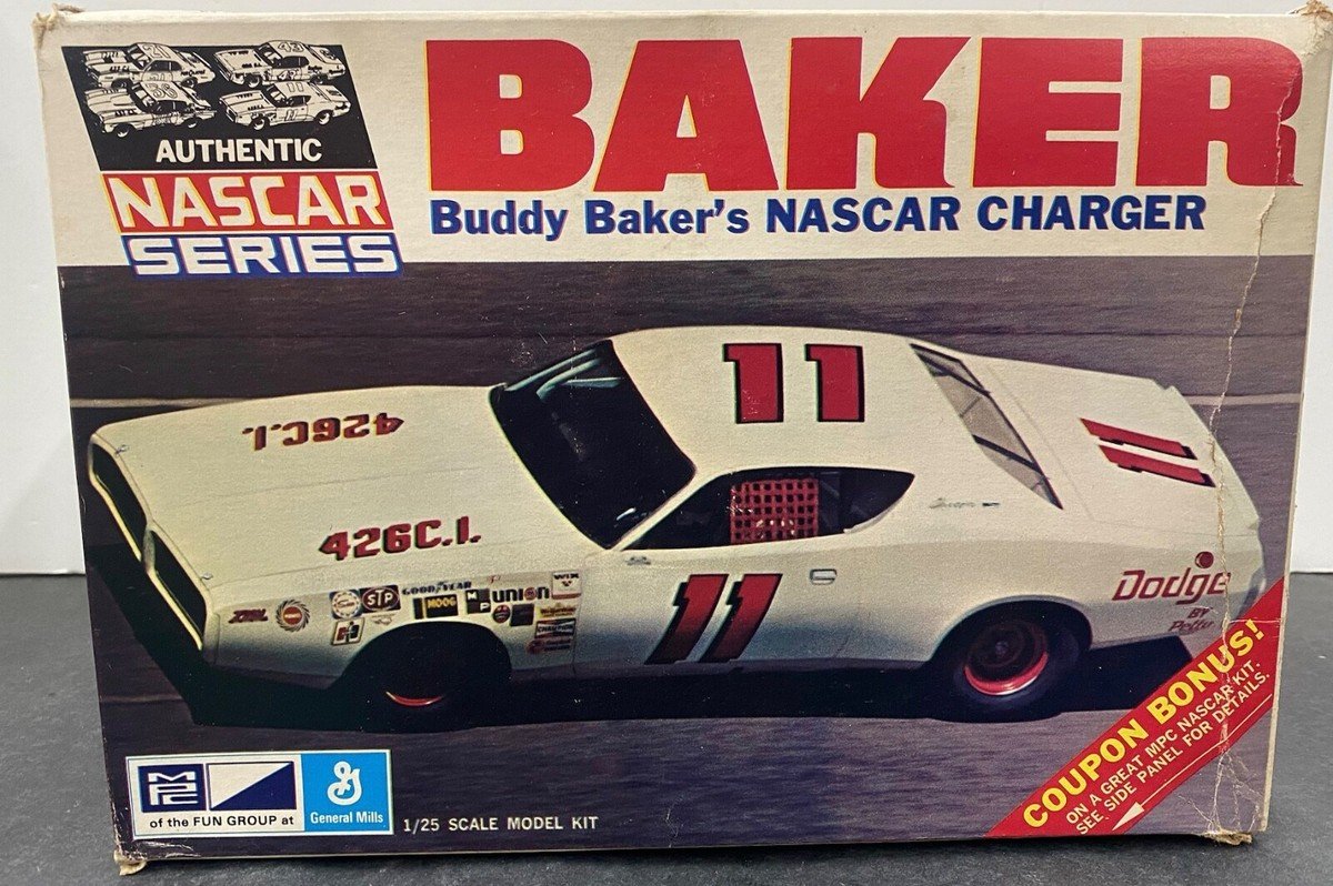Salvinos Jr - '72 #11 Dodge Charger Baker 1:24