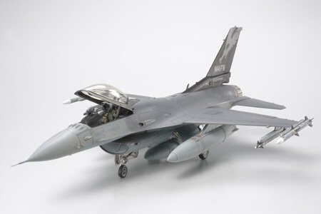 Tamiya - F-16C Block 25/32 Falcon 1:481