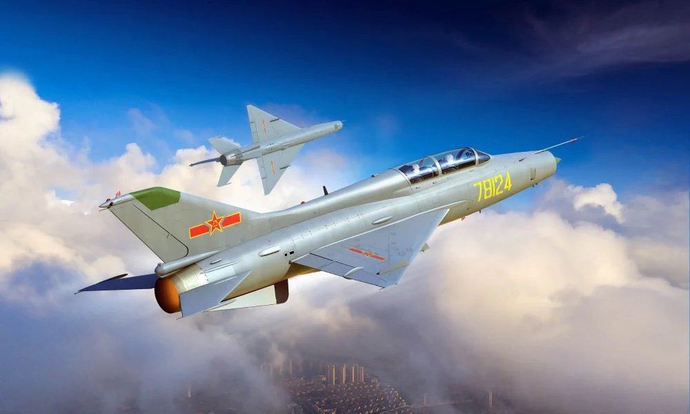 Trumpeter - JJ7A Trainer Fighter 1:48