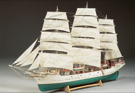 Billing Boats - Danmark Special Edition 1:100 Scale