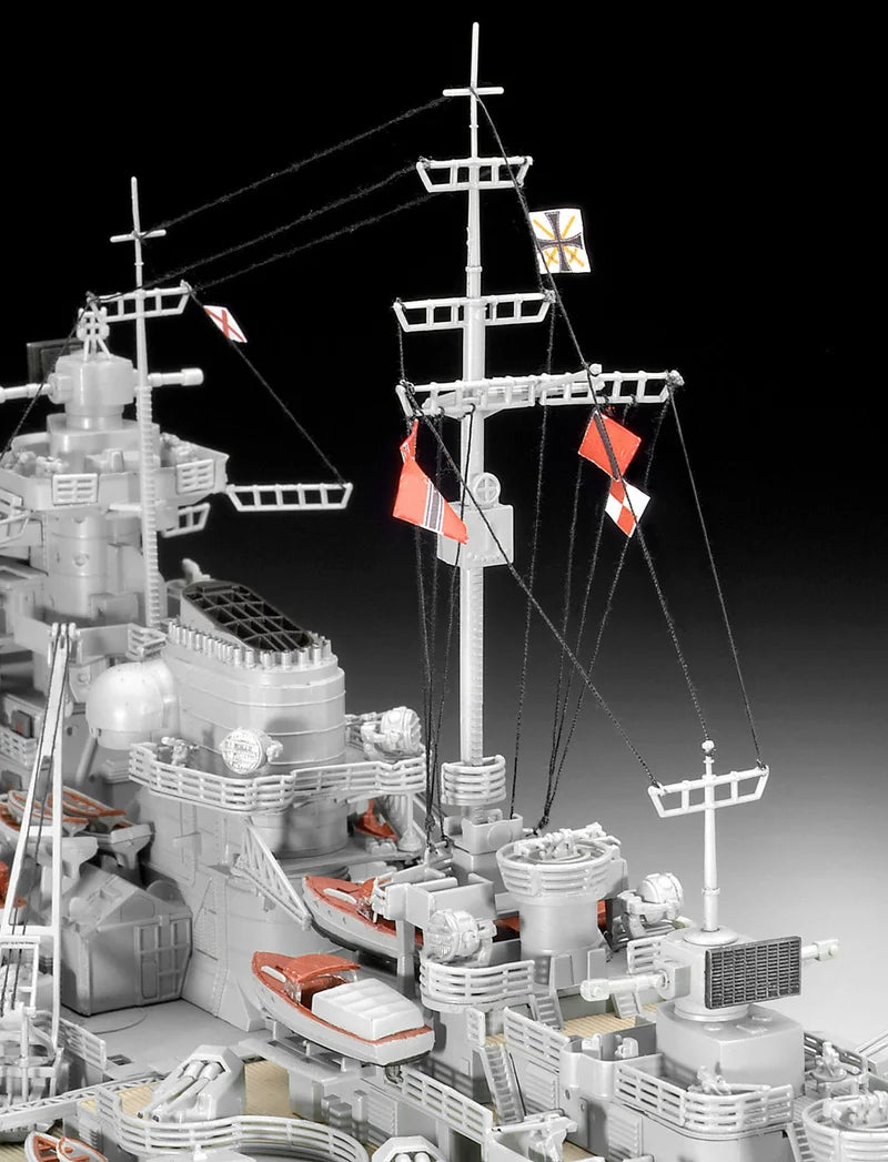 Revell - Bismarck 1:350 Scale