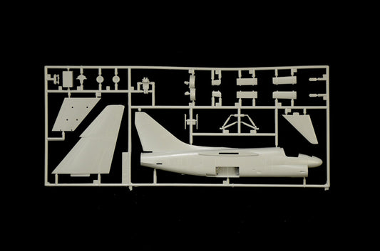 Italeri - A-7E CORSAIR II 1:72 Scale