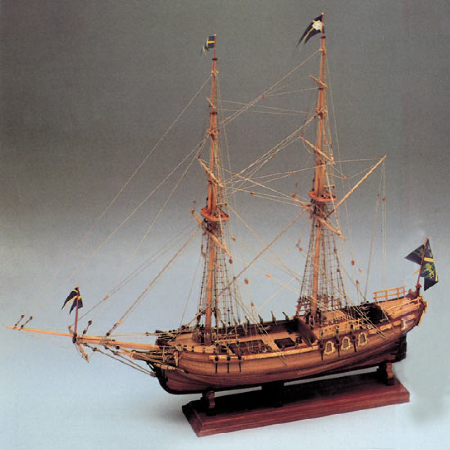 Corel - AMPHION 18TH CENTURY SCHOONER 1:40