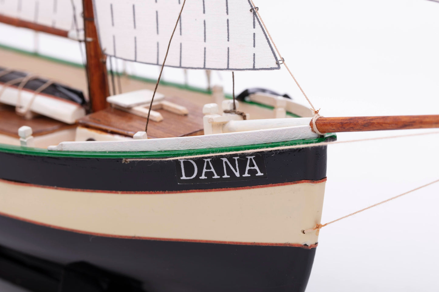 Billing Boats - 1:60 Dana - Plastic hull