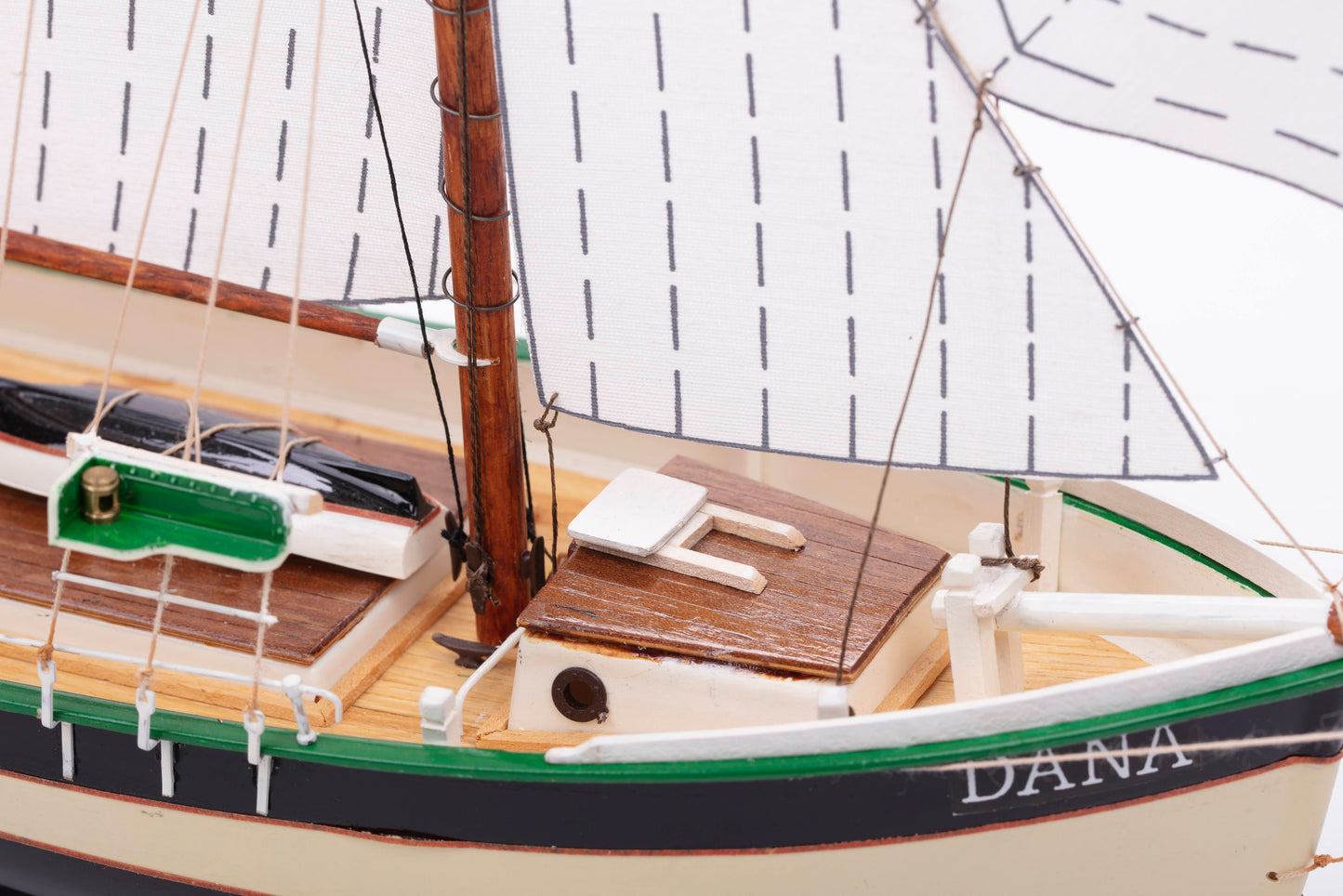 Billing Boats - 1:60 Dana - Plastic hull