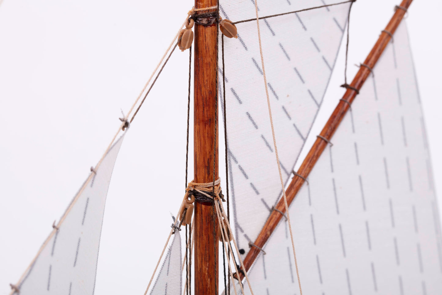 Billing Boats - 1:60 Dana - Plastic hull