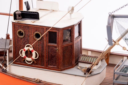 Billing Boats - CUX 87 "Krabbenkutter" 1:33 Scale