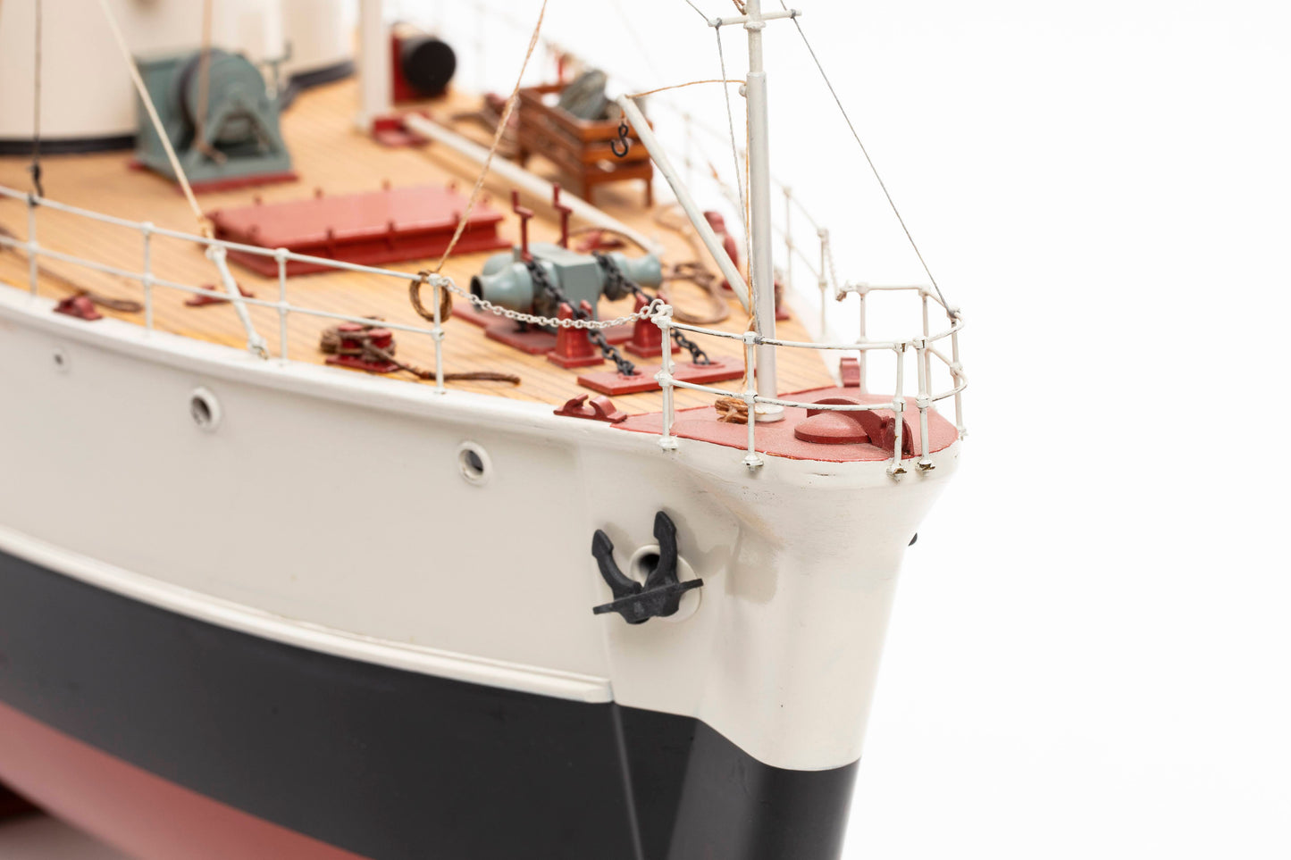 Billing Boats Jacques Costeau Calypso Research Vessel 1:45