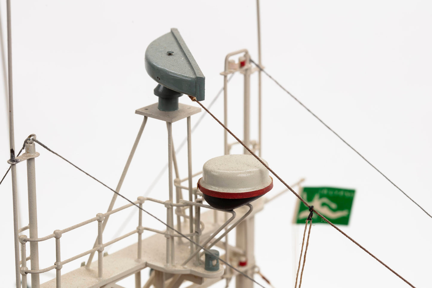 Billing Boats Jacques Costeau Calypso Research Vessel 1:45