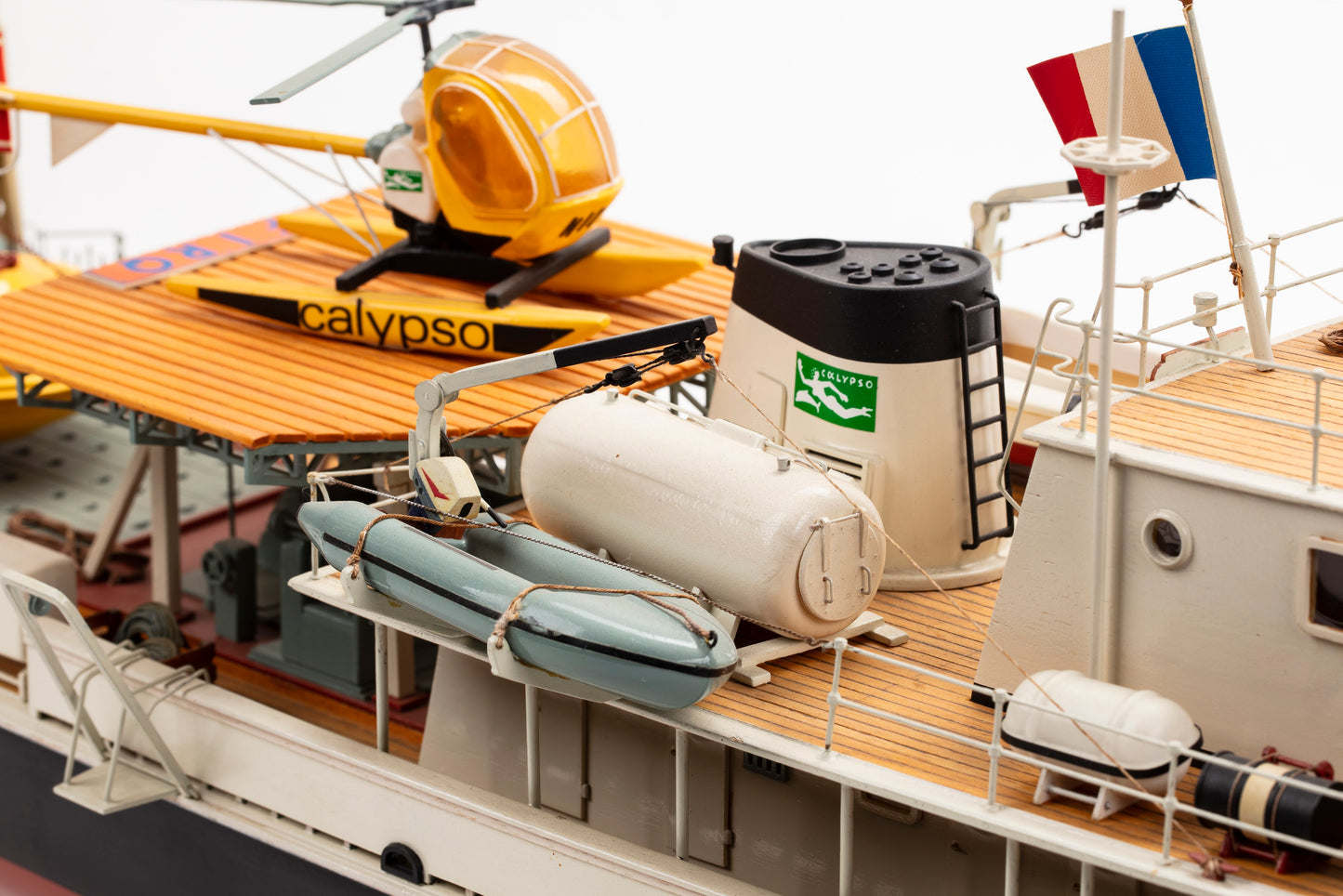 Billing Boats Jacques Costeau Calypso Research Vessel 1:45