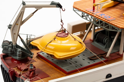 Billing Boats Jacques Costeau Calypso Research Vessel 1:45
