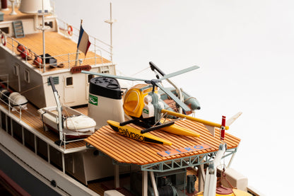 Billing Boats Jacques Costeau Calypso Research Vessel 1:45