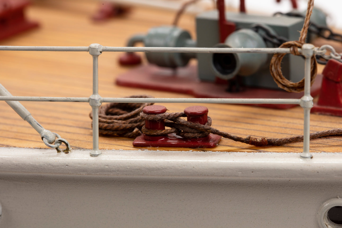 Billing Boats Jacques Costeau Calypso Research Vessel 1:45