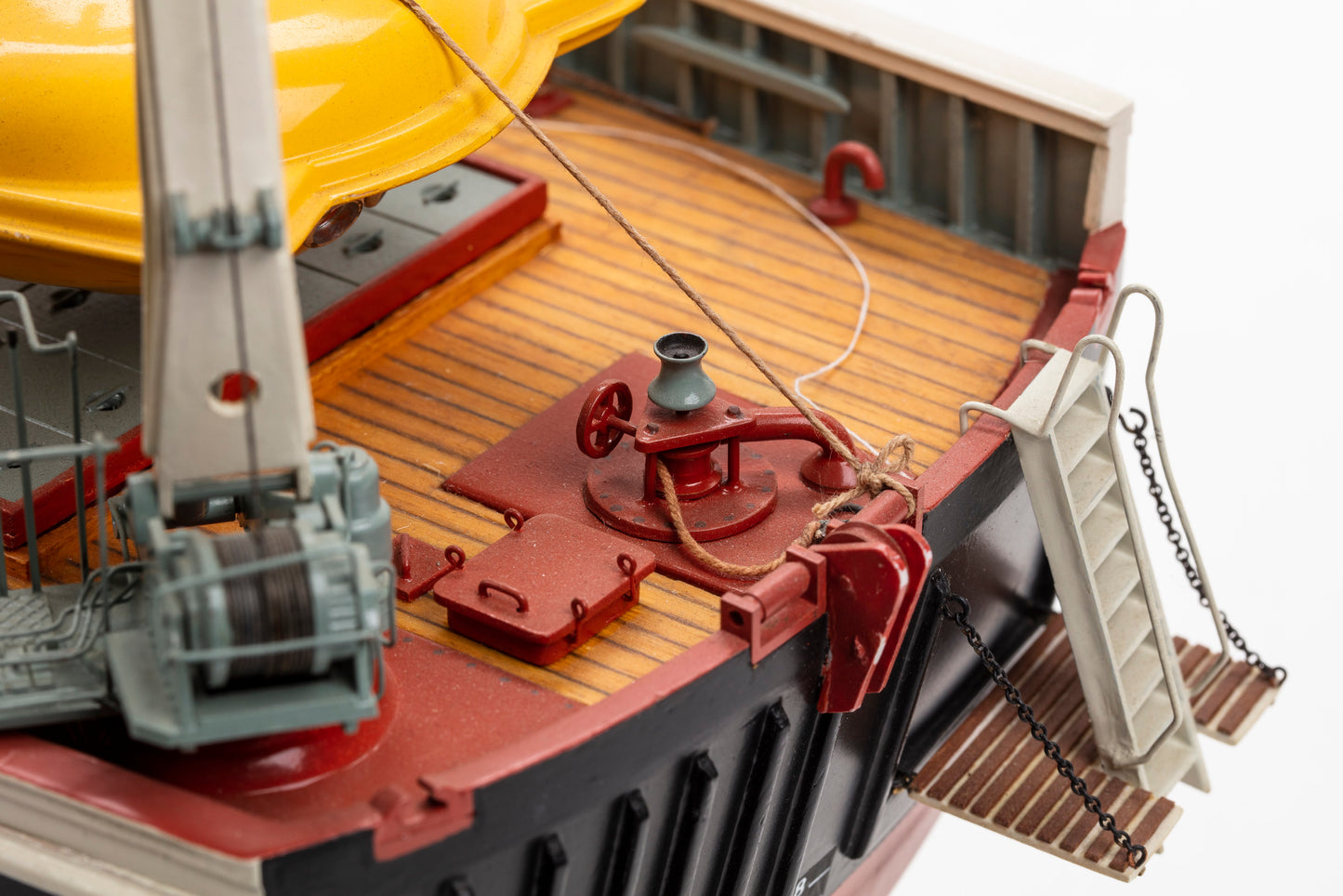 Billing Boats Jacques Costeau Calypso Research Vessel 1:45