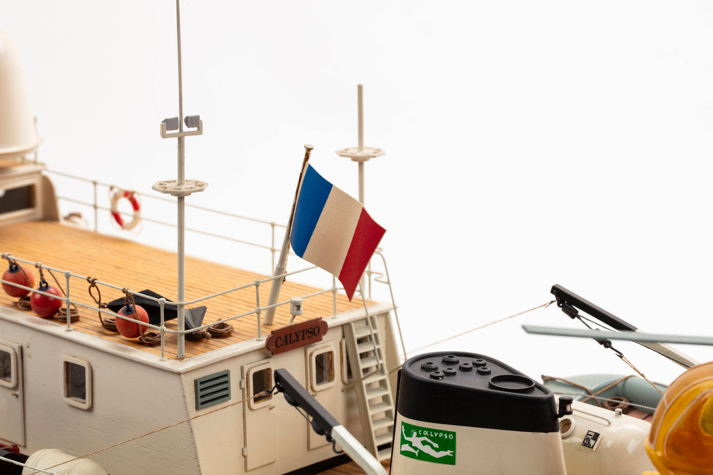 Billing Boats Jacques Costeau Calypso Research Vessel 1:45
