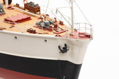Billing Boats Jacques Costeau Calypso Research Vessel 1:45