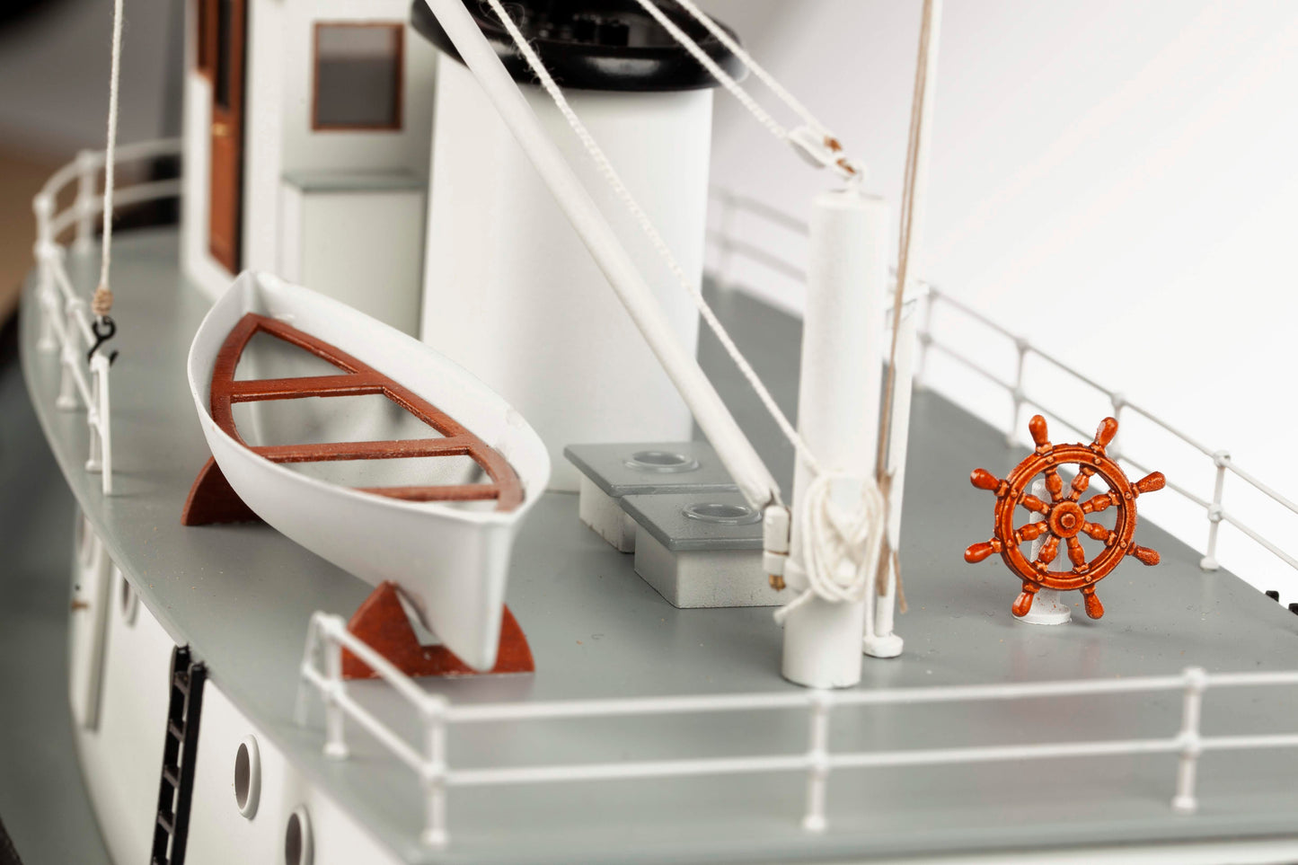 Billing Boats - 1:50 Hoga Pearl Harbor Tugboat - Plank on Bulkhead