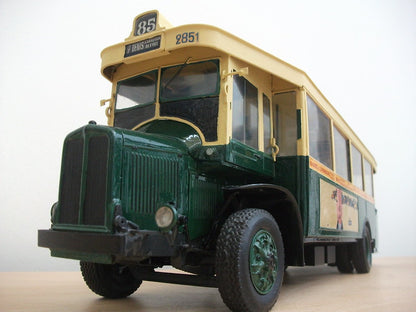 Heller - 1:24 Parisian AutoBus