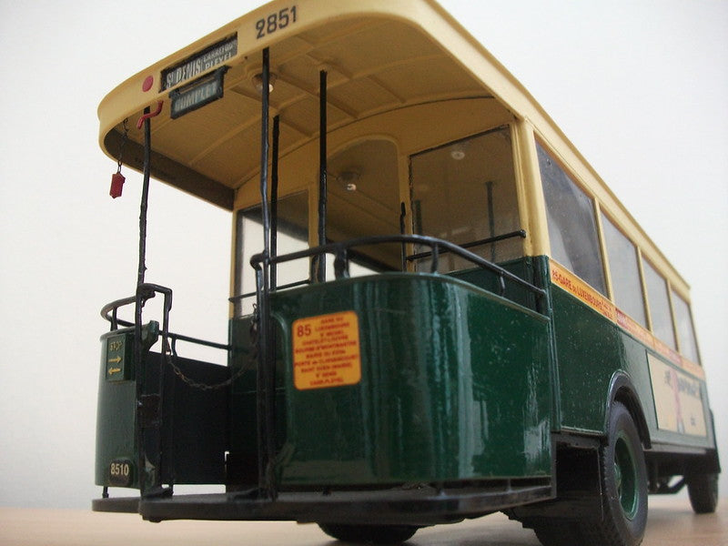 Heller - 1:24 Parisian AutoBus