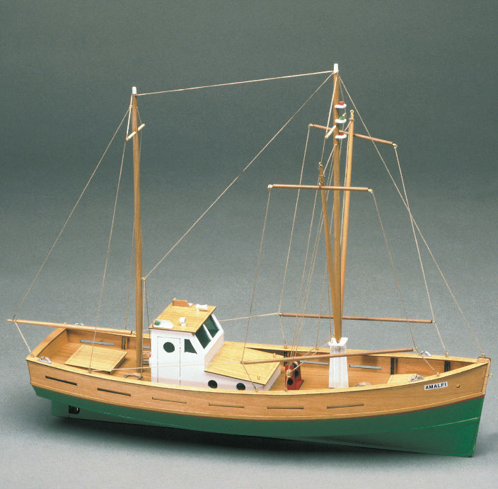 Mantua - 702 Amalfi Mediterranean Fishing Boat 1:35
