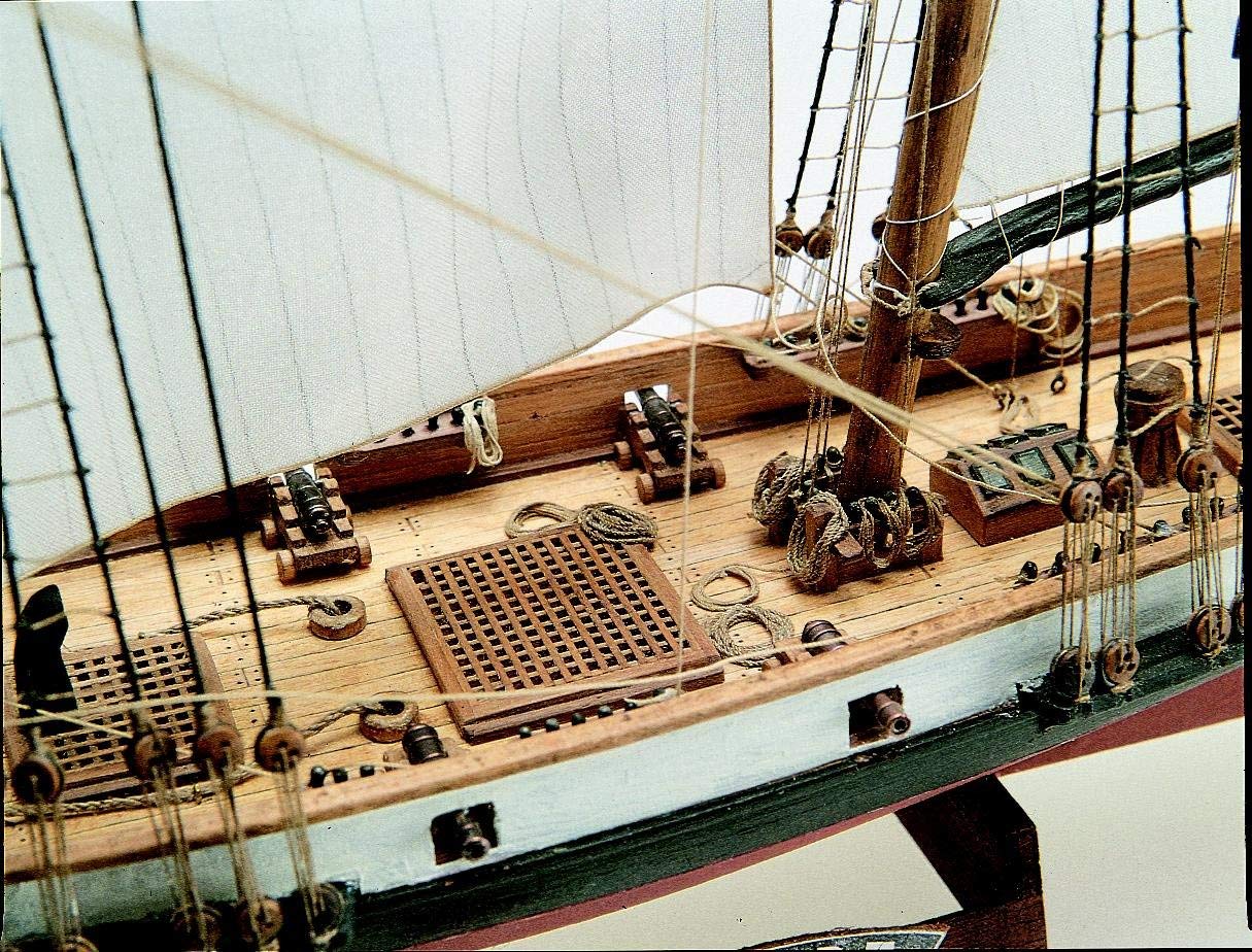 Dusek-Mamoli - Mamoli MV50 Newport - Wood Plank-On-Frame Ship Model Kit -Length 520 mm (21"), Height: 350 mm (14") Scale 1/57