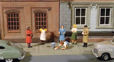 Bachmann - Ho Sidewalk People