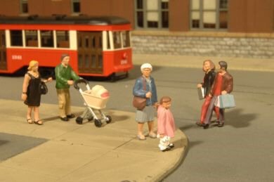 Bachmann - O Strolling Figures
