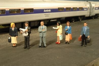 Bachmann - O Standing Platform Passengers