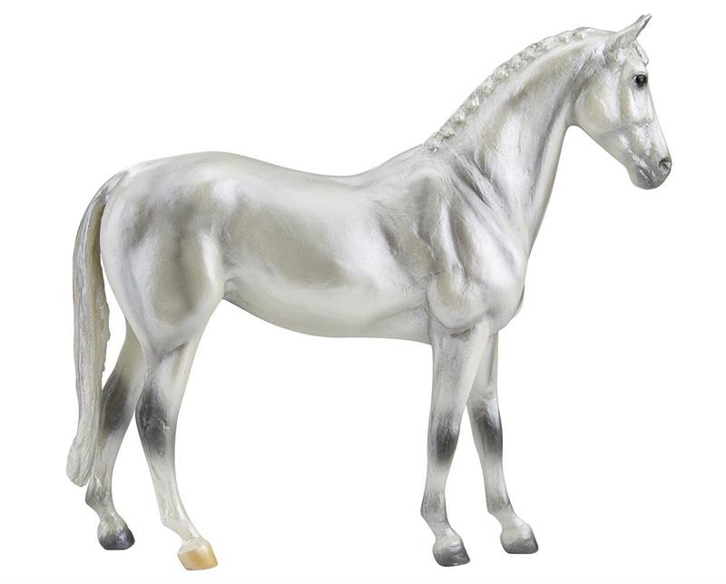 Breyer Horses Classic Size Freedom Series Pearly Grey Trakehner Horse Model 1:12