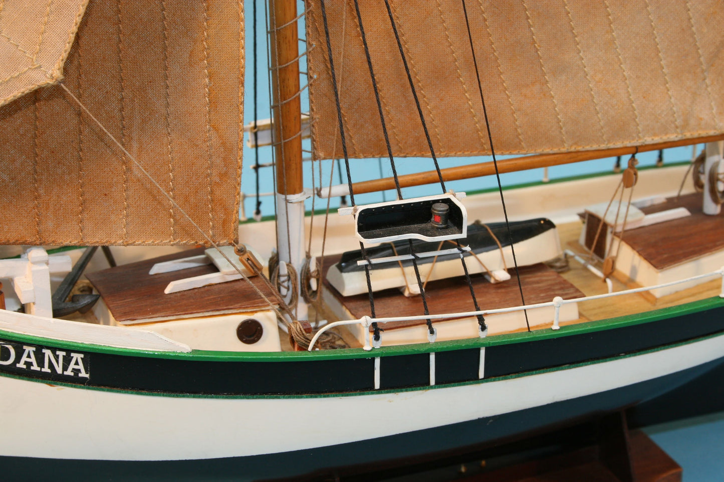 Billing Boats - 1:60 Dana - Plastic hull