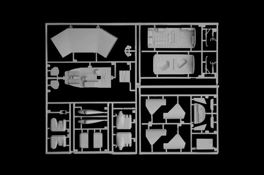 Italeri - B-52G Stratofortress Early version with Hound Dog Missiles 1:72 Scale