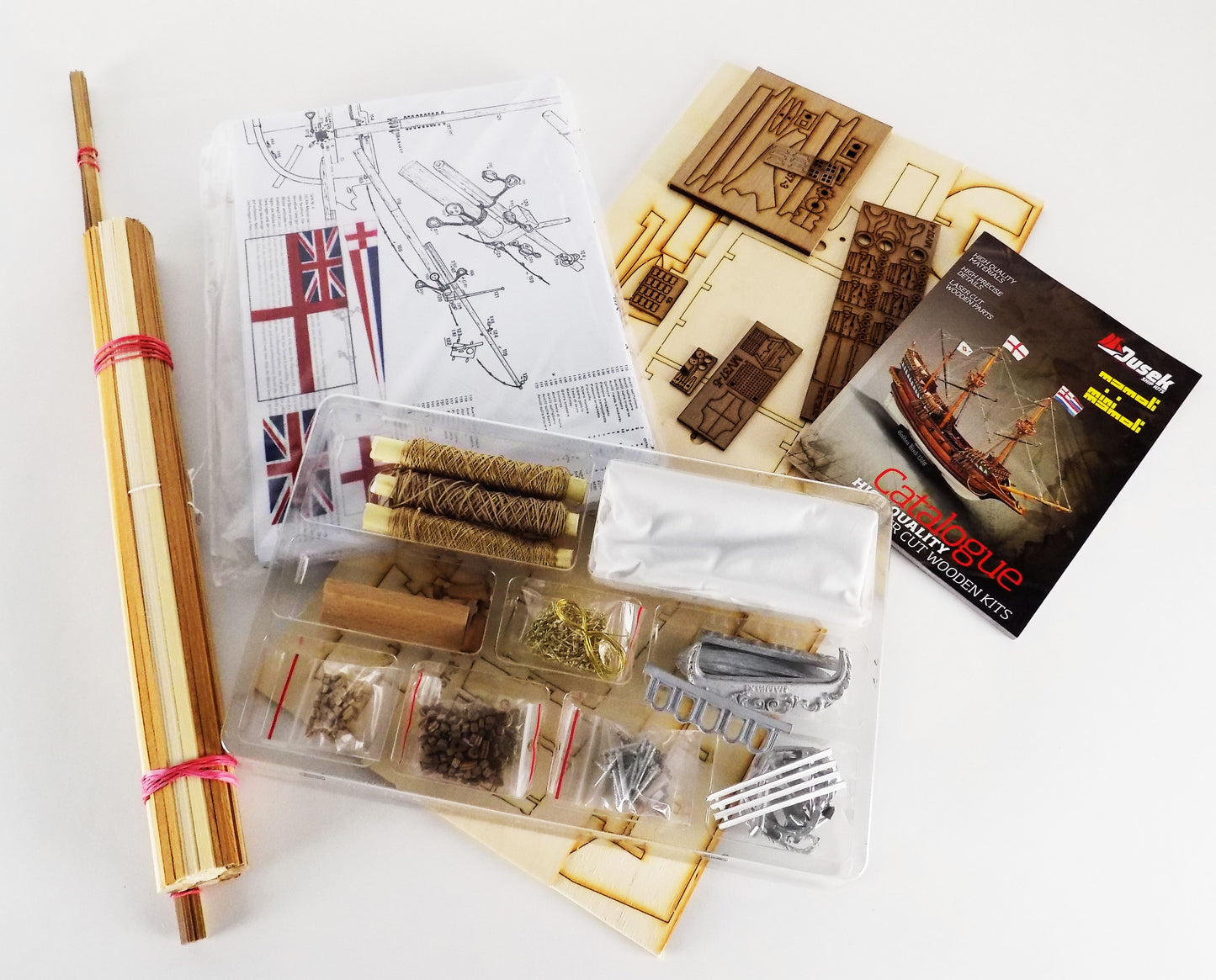 Dusek-Mamoli - Mamoli MV37 Halifax - Wood Plank-On-Bulkhead Ship Model Kit - Scale 1/54 - Length 590 mm (24")