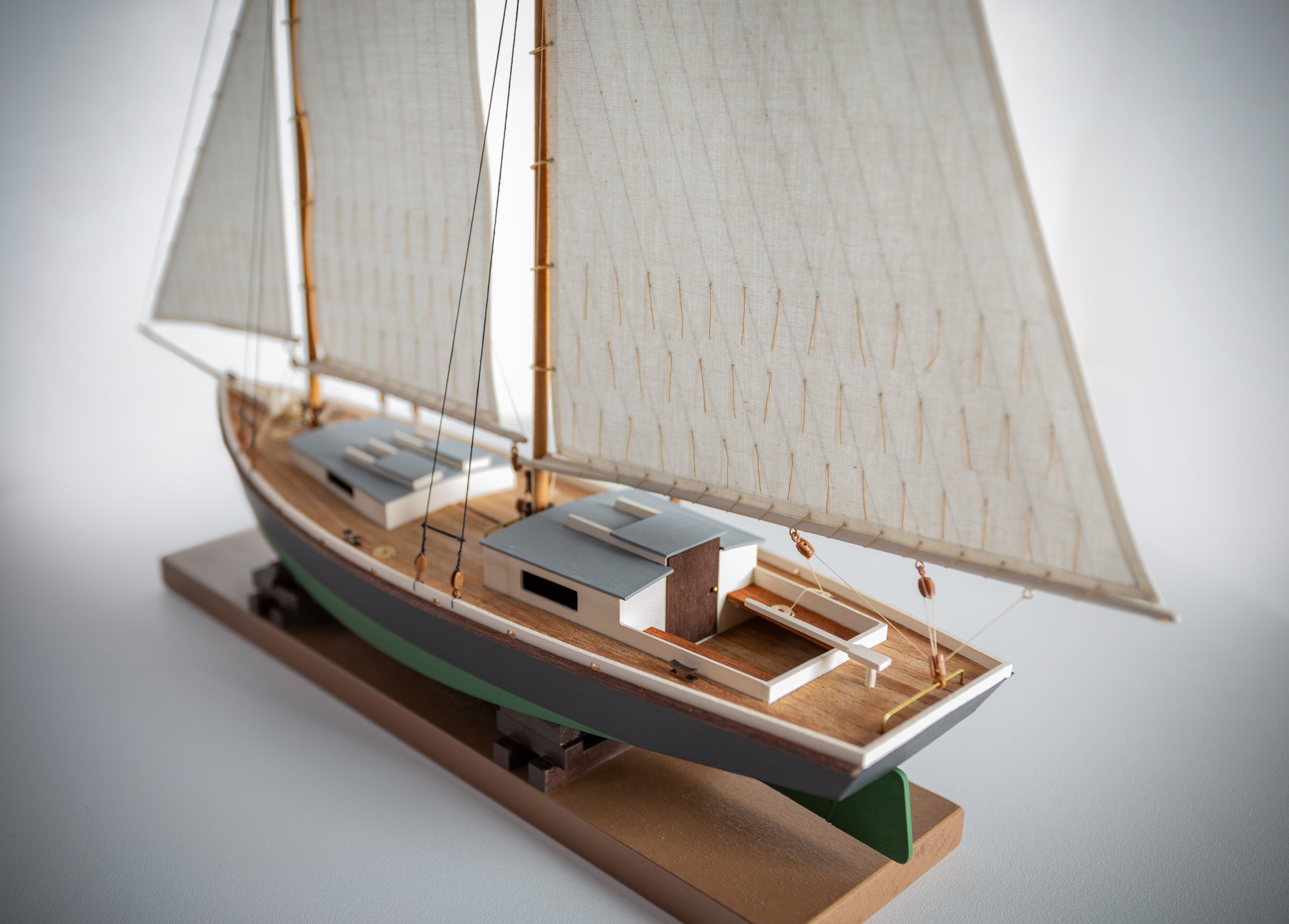 Midwest - 968 Sharpie Schooner 1:32 – Model Expo Online