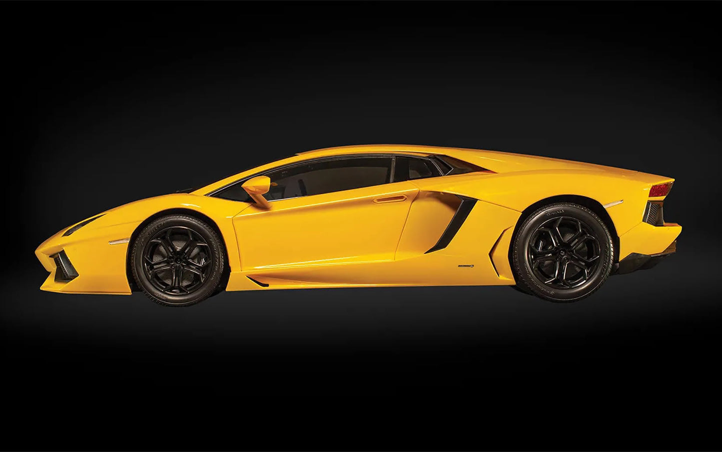 Pocher Lamborghini Aventador LP 700-4 Yellow , 1:8 Scale
