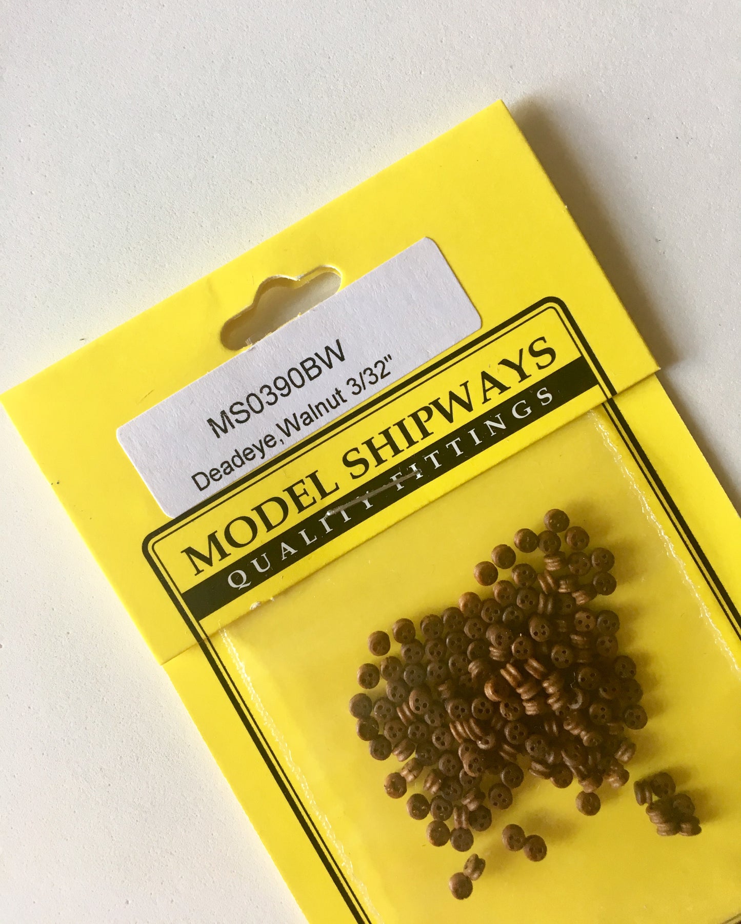 Model Expo - 3/32" (2.5mm) Walnut Deadeyes 150 pcs