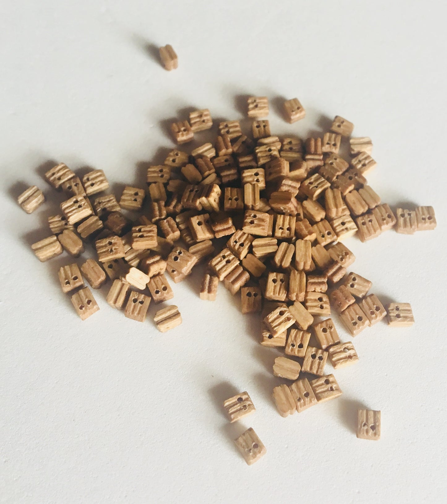 Model Expo - 1/8" (3mm) Walnut Double Sheave Block 150 pcs