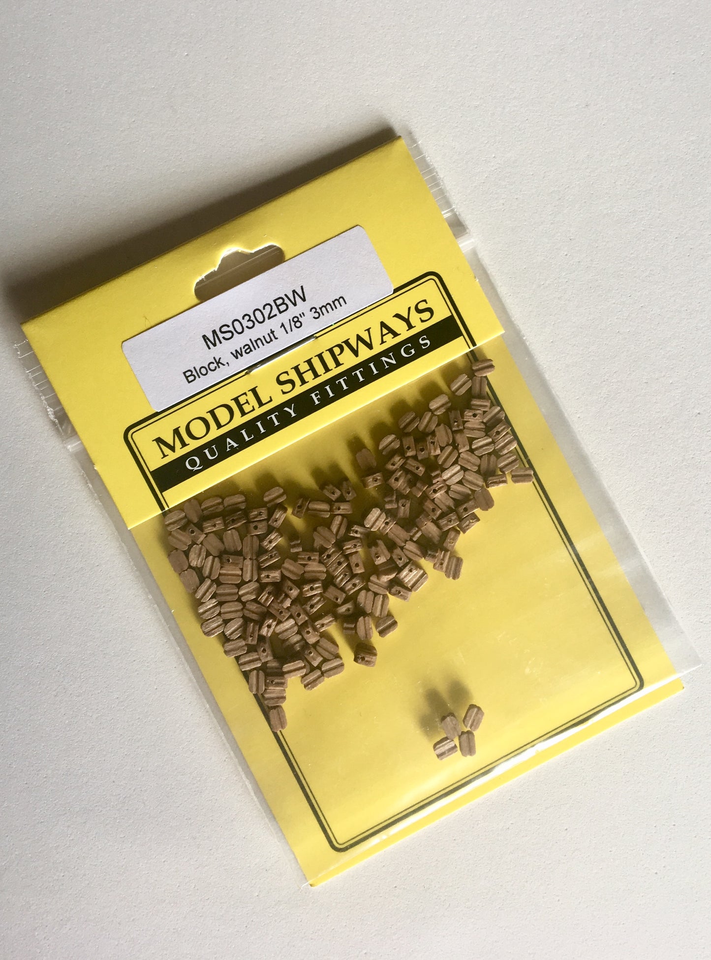 Model Expo - 1/8" (3mm) Walnut Single Sheave Block 150 pcs