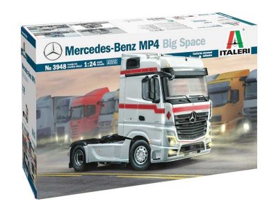 Italeri - Mercedes-Benz MP4 Big Space Show Truck