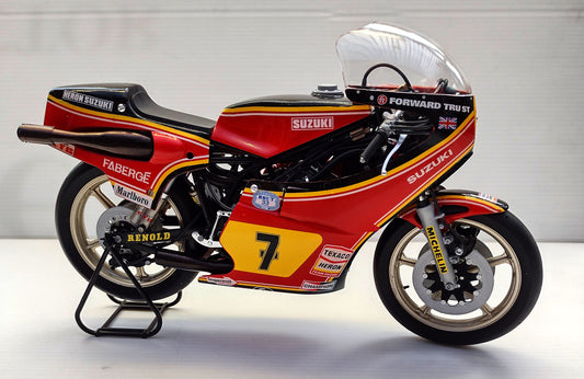 Italeri - SUZUKI RG 500 XR27 TEAM SHEENE 1978 1/9 Scale