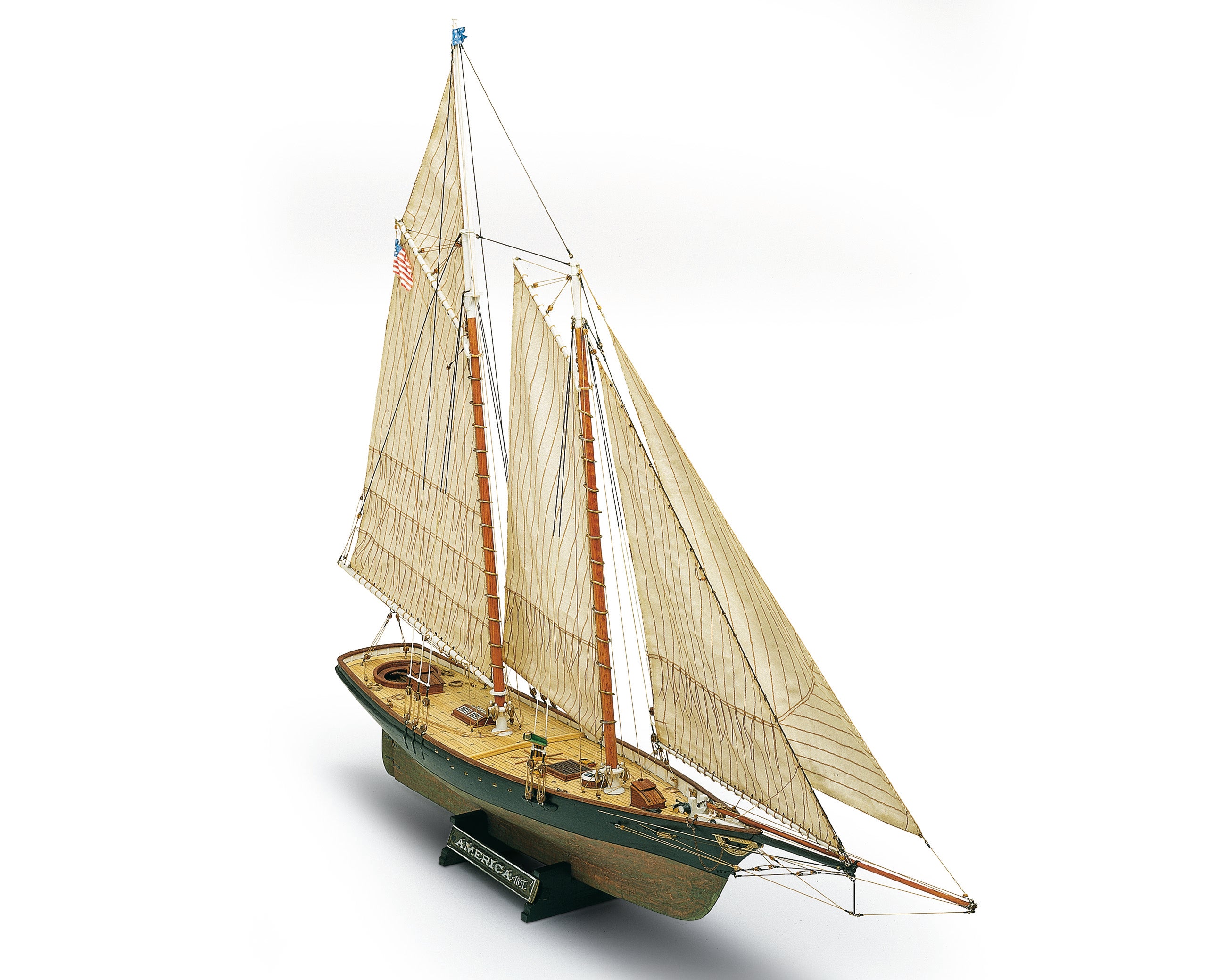 Dusek-Mamoli - Mamoli MV26 - Yacht America - Wood Plank-On