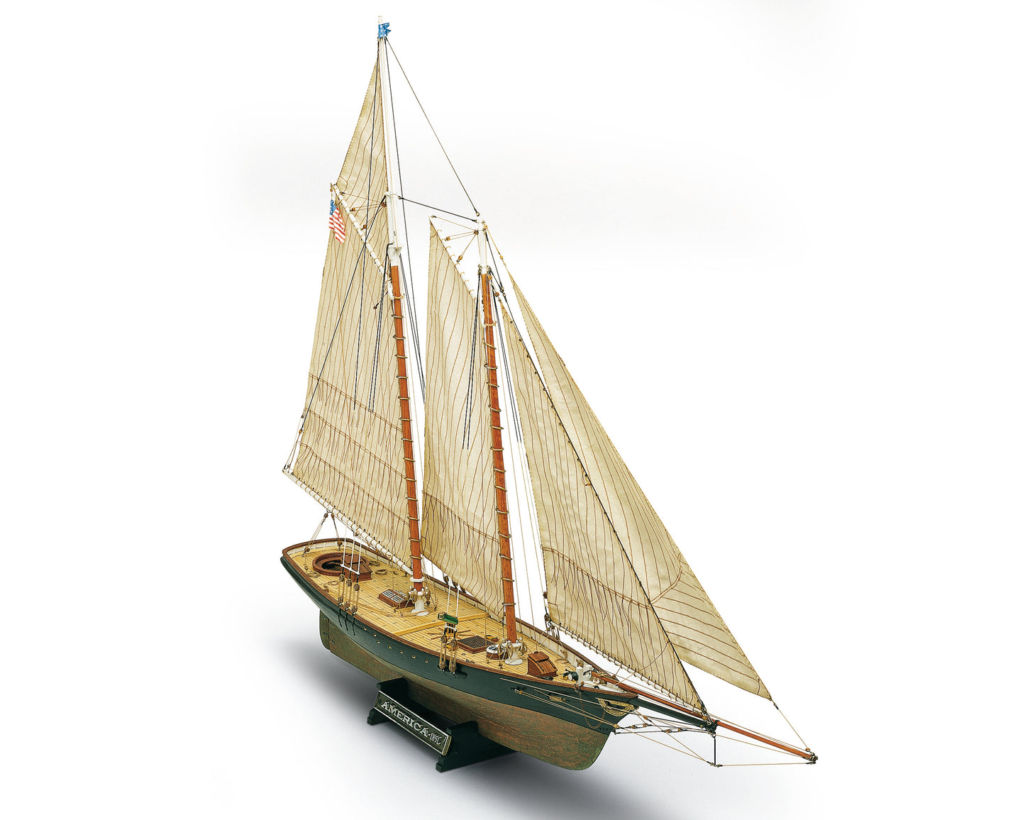 Dusek-Mamoli - Mamoli MV26 - Yacht America - Wood Plank-On-Bulkhead Model Ship Kit - Scale: 1/66Length: 790 mm (31"), Height: 580mm (23")