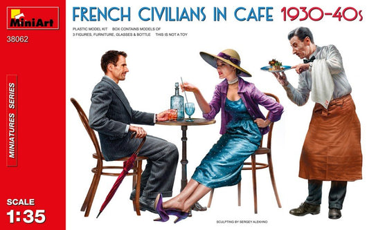 Mini Art - French Civilians in Cafe w/waiter 1:35